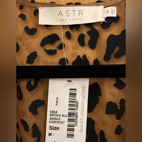 ASTR The Label Nikita Leopard Dress M NWT - Picture 4 of 6